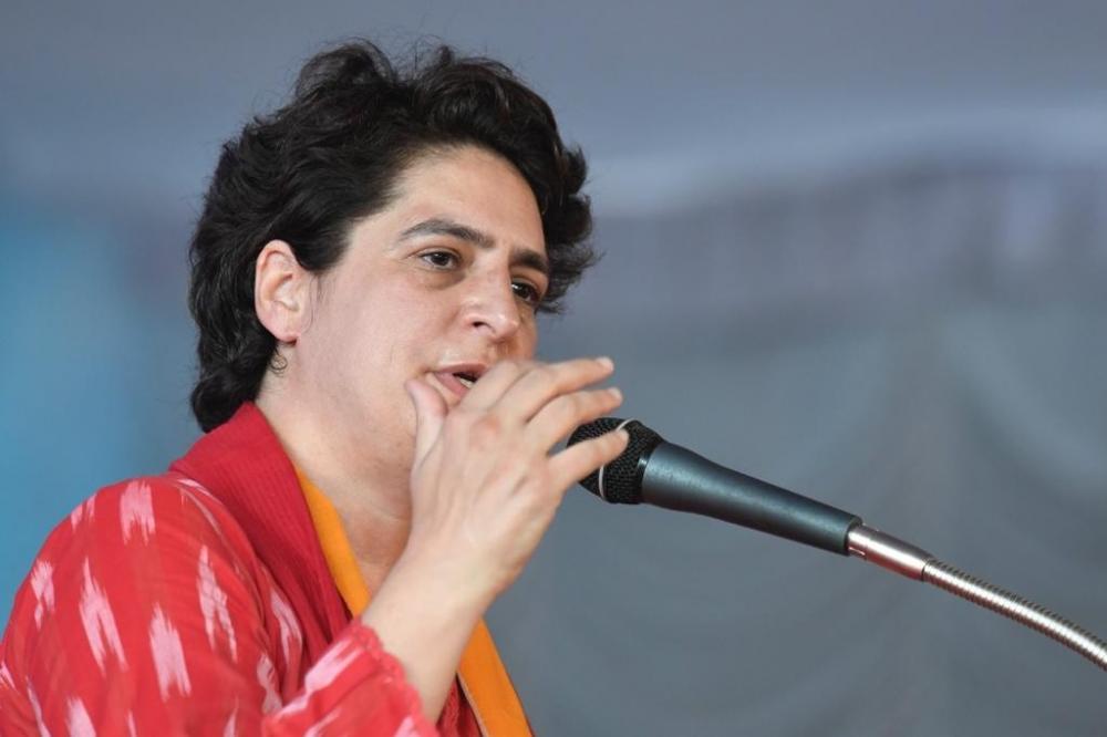 The Weekend Leader - Women MPs' clothes torn for asking people's questions, alleges Priyanka Gandhi